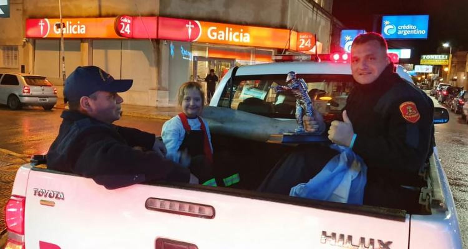 Tras ser subcampeón en Colombia, Nicolás Cava fue recibido en San Pedro y paseó en caravana con su hija