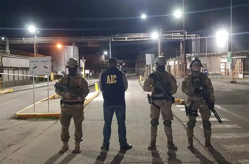 Realizaron varios allanamientos en el departamento San Lorenzo por un robo millonario a la aceitera Vicentin