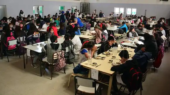 El Gobierno ratifica que la ayuda alimentaria irá directamente a los comedores