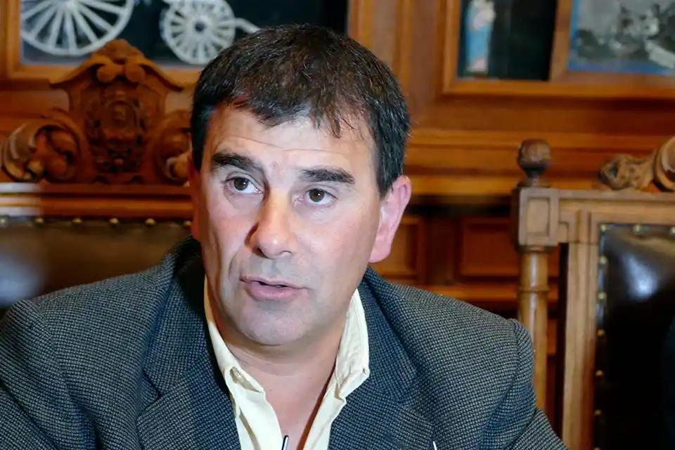 Intendente de Azul aislado por Covid-19: Lo diagnosticaron por “criterio clínico”