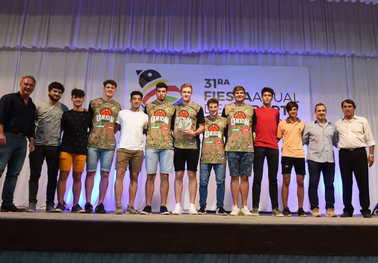 Fiesta del Deporte: El plantel de Primera División de Básquetbol de Unión elegido mejor equipo