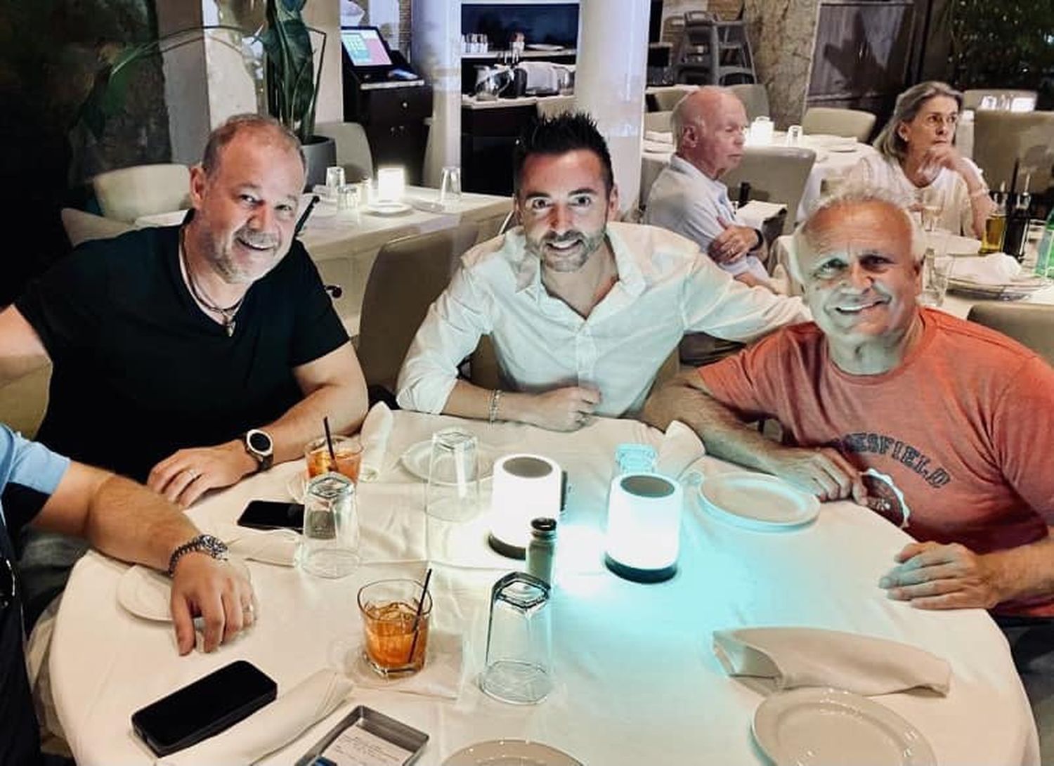 Cena. Entre Richard Laffite, Miguel Del Sel y Darío Volpato