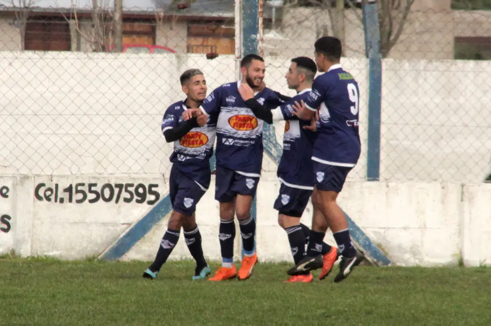 Gimnasia consiguió tres puntos clave para seguir en la lucha