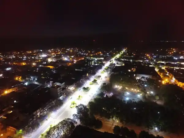 Finalizó el recambio de las viejas luminarias de vapor de sodio por tecnología led en la avenida Lastra