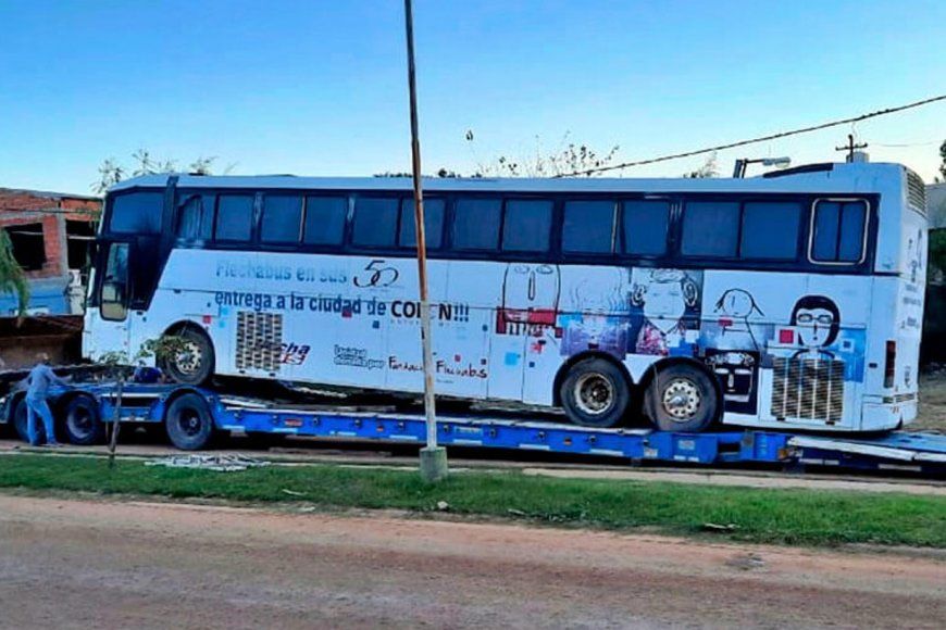 ¿Qué pasó con los micros donados por Flechabus a tres municipios?