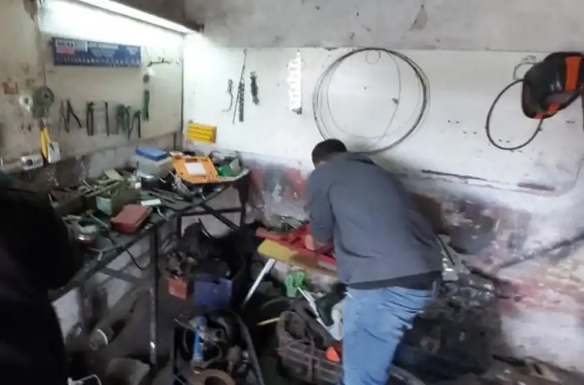 Clausuran un taller de autos sin habilitación