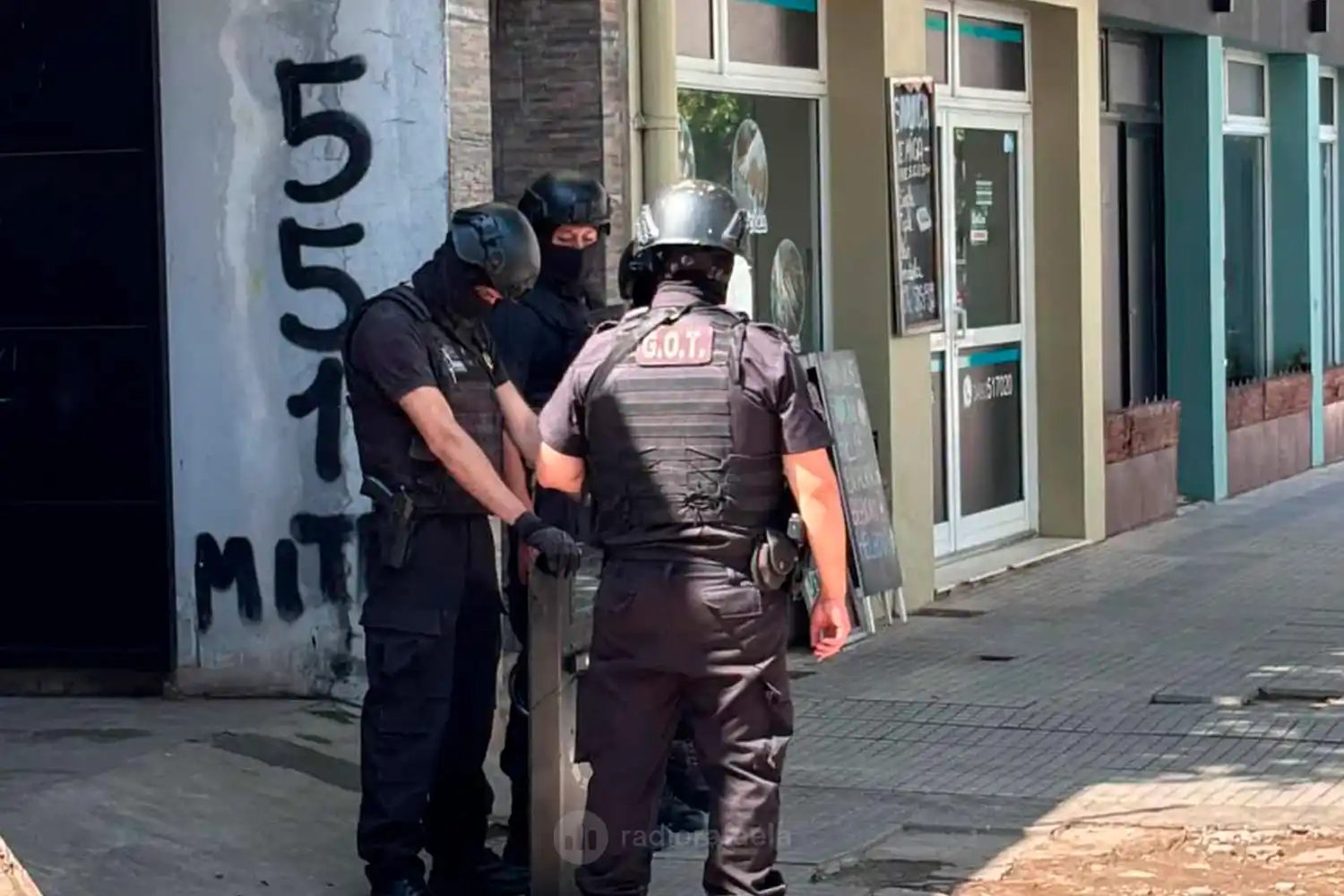 allanamientos microtrafico departamentos usurpados av mitre - 1