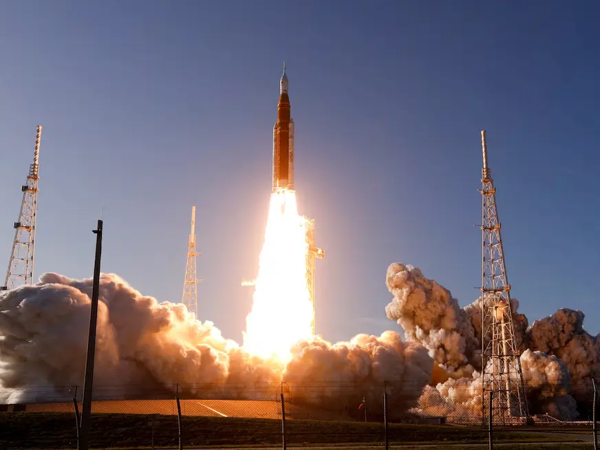 Despegó con éxito la misión Artemis II de la NASA con cuatro astronautas a la Luna