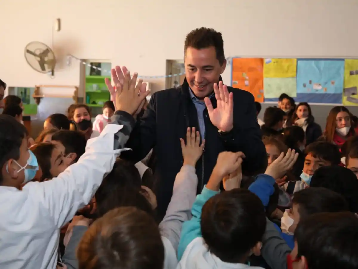 Calvo habilitó el gas natural  en escuela y jardín de Marull   