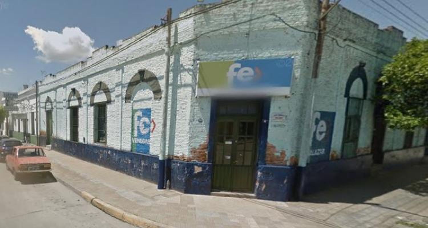 Ingresaron al Partido Fe e iniciaron un incendio