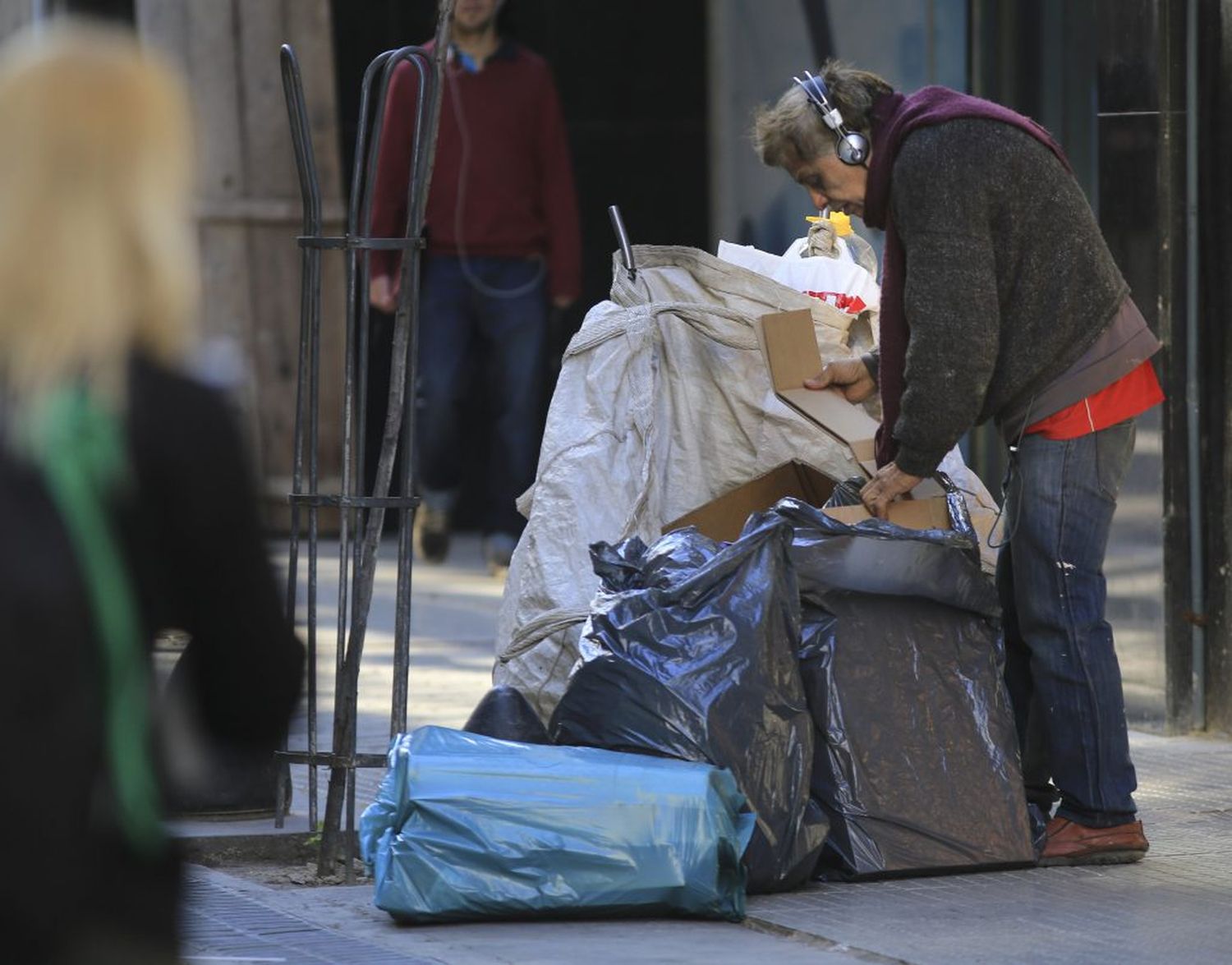 Para no ser pobre, una familia necesitó en enero 40.373 pesos, según el Indec