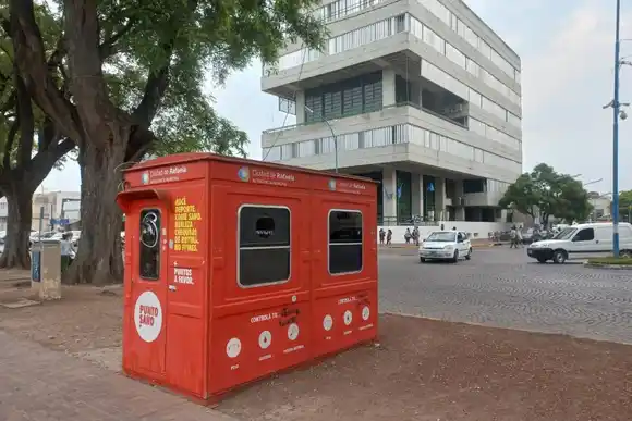 El Punto Sano brinda sus servicios en la Plaza 25 de Mayo