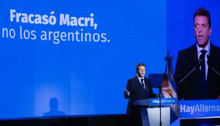 Massa: "El problema no es la Argentina, el problema es Macri”