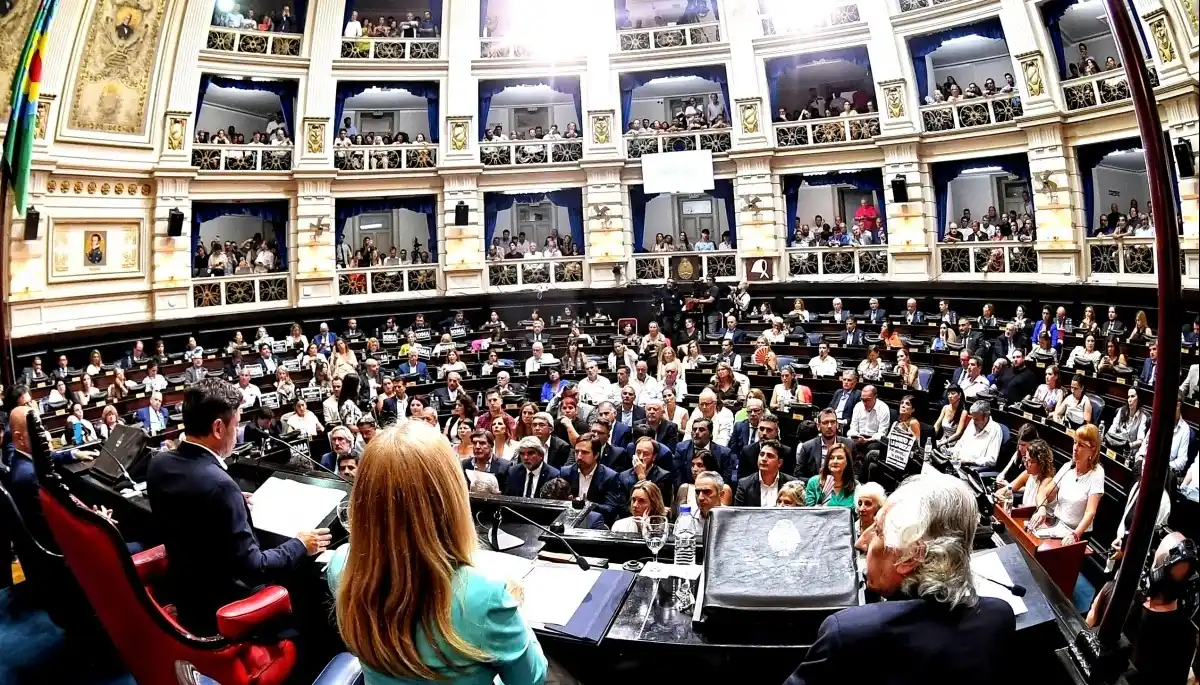 Kicillof pidió celeridad en el tratamiento de las PASO durante la apertura del periodo legislativo 2025.
