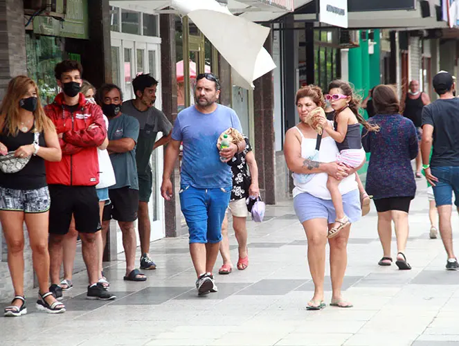 Varios turistas visitan Necochea por primera vez