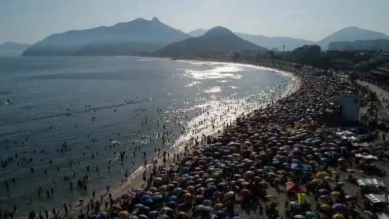 El brote de problemas intestinales se registró en zonas cercanas a distintas playas de Brasil. Imagen referencial.