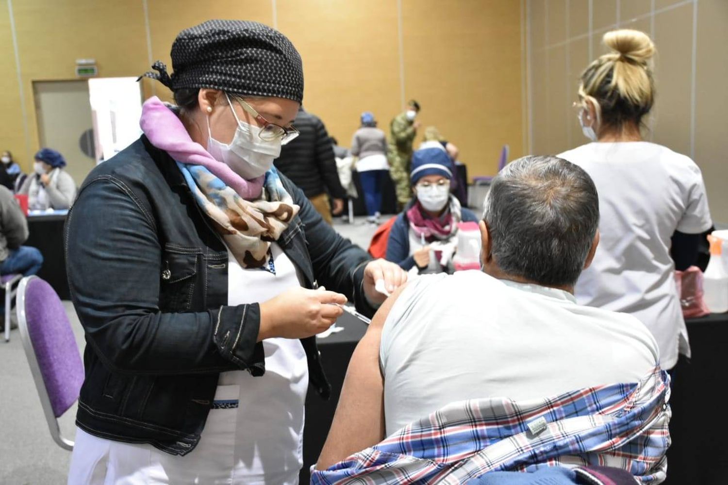 Jornada de vacunación para docentes: sólo deben asistir quienes fueron citados