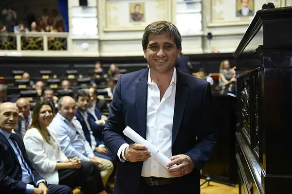 Fioramonti asume su segundo mandato como intendente
