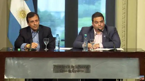 El Gobierno firmó un compromiso para que no haya despidos hasta marzo de 2017