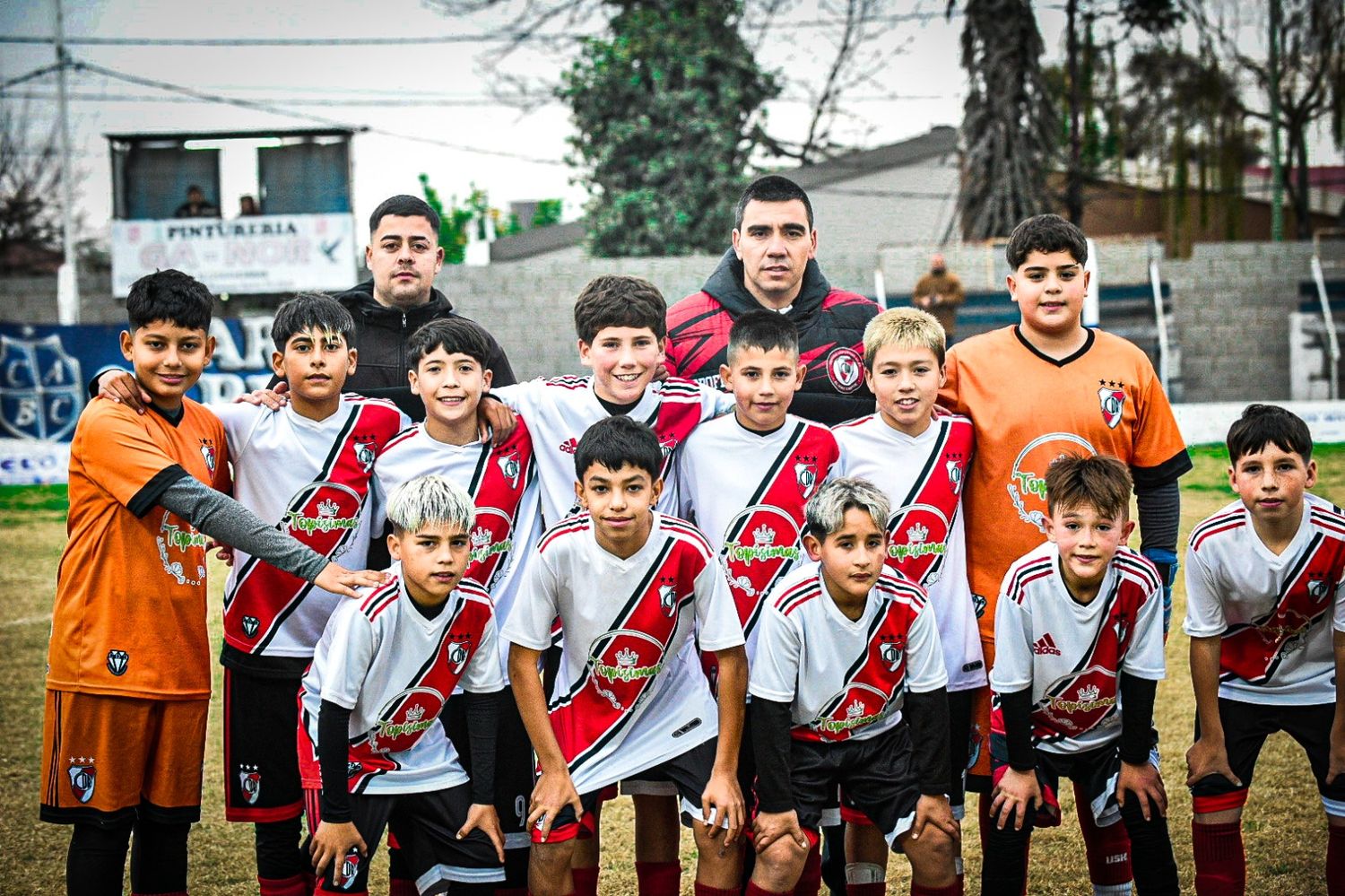 El plantel de C.D River esta compuesto por Adriano Broda, Alexander Larrea, Bastián Juncos, Bastián González, Bautista Asís, Benicio Barros, Benjamín Paz, Ciro Blan, Juan Martín Priotti, Octavio Vergara, Pablo Ríos, Thiago Quevedo, Uriel Arguello y Valentino Posetto.