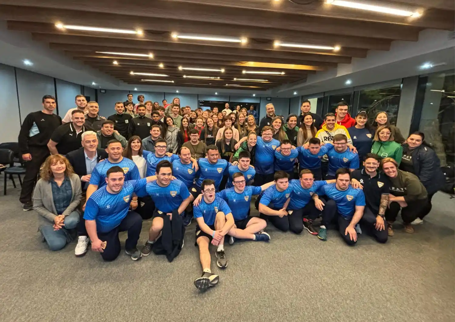 “Si hablamos de deporte inclusivo, debemos incluir a todos, pero nosotros los tratamos como a cualquier deportista", expresaron los disertantes.