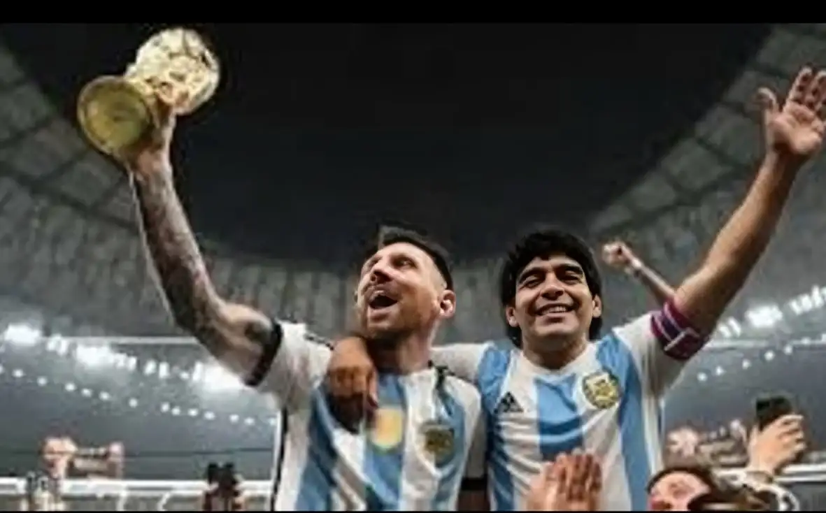 Messi y Diego, dos grandes portadores de la camiseta número 10 de Argentina.