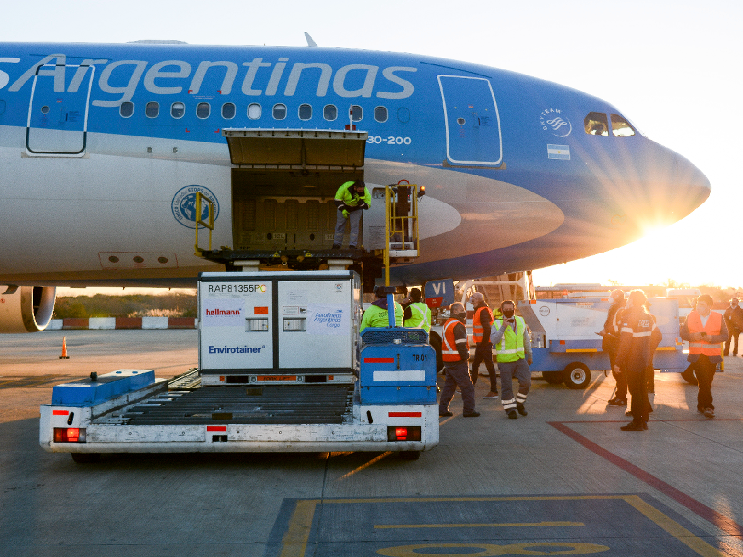 Llegaron más de 700.000 dosis de la vacuna Sinopharm