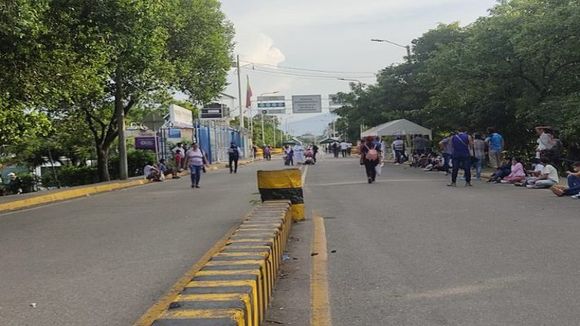¡CON RETRASO! Reabren pasos fronterizos en el Táchira