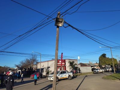 Venado Tuerto: operario en grave estado tras recibir una fuerte descarga eléctrica