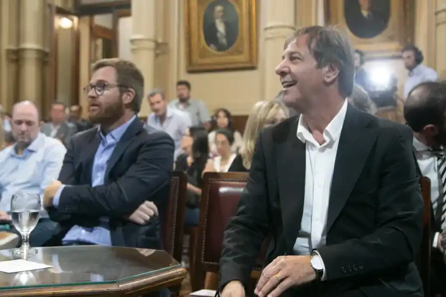 Zago sigue respaldando a Milei, pero con bloque propio