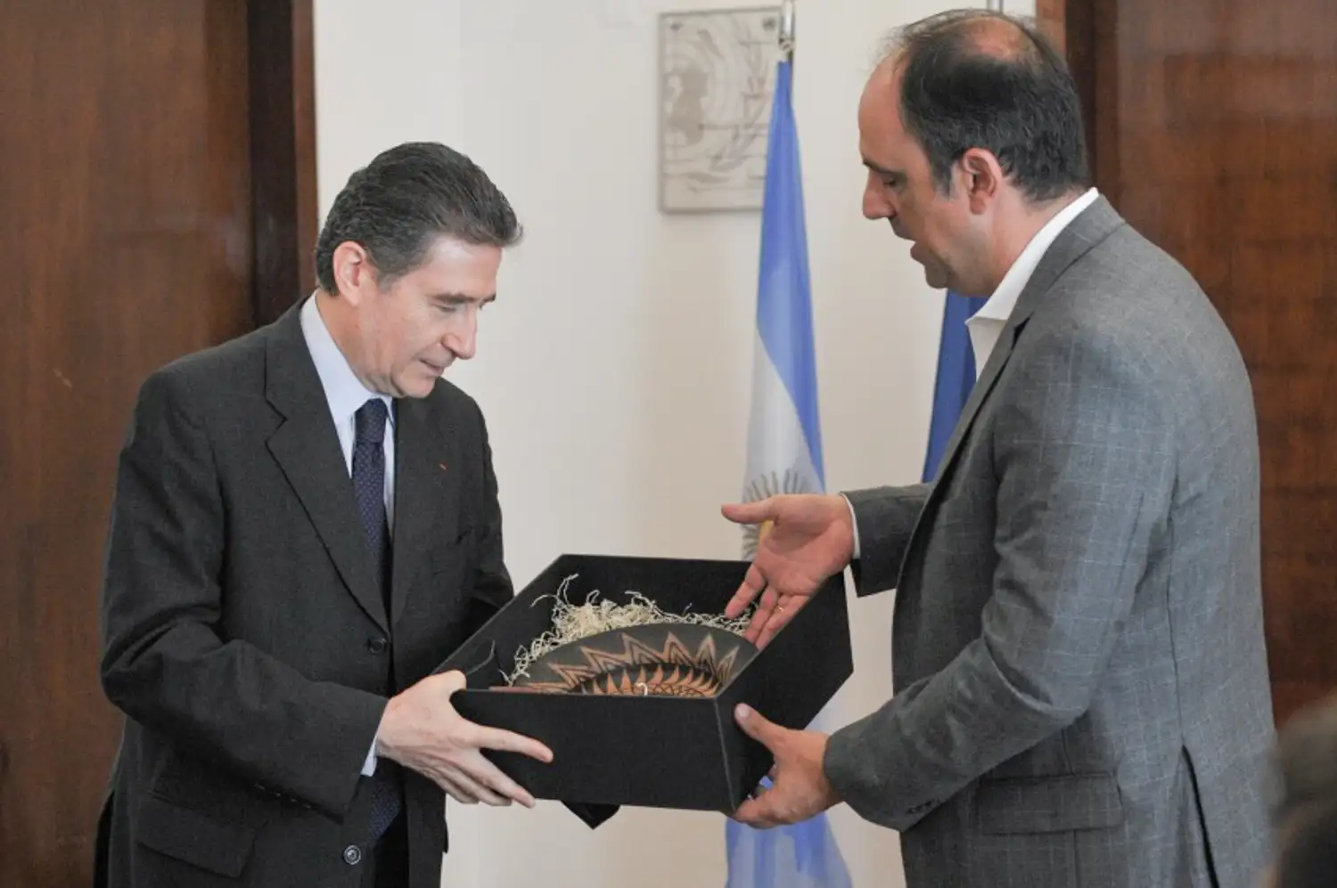 Corral recibió al Embajador de Francia en la Argentina