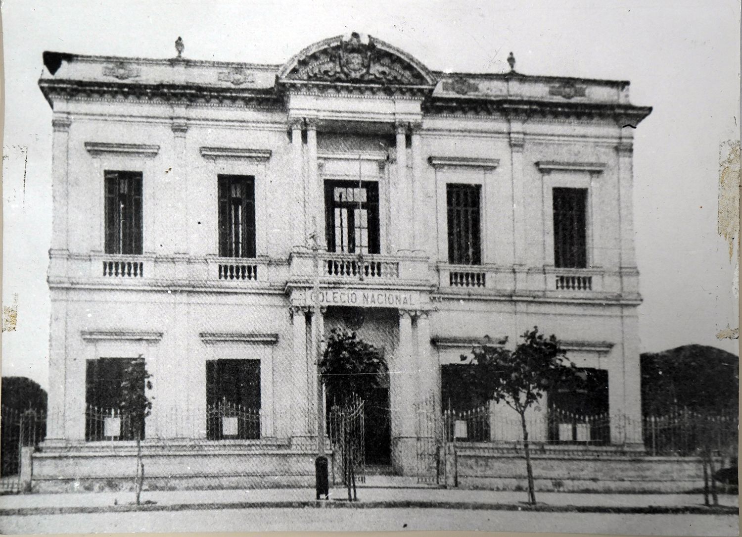Edificio. Del “José Manuel Estrada”, que fuera inaugurado en 1932