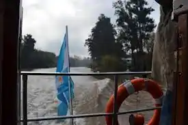 Buscan a un arriero arrastrado por la correntada en el río Paranacito