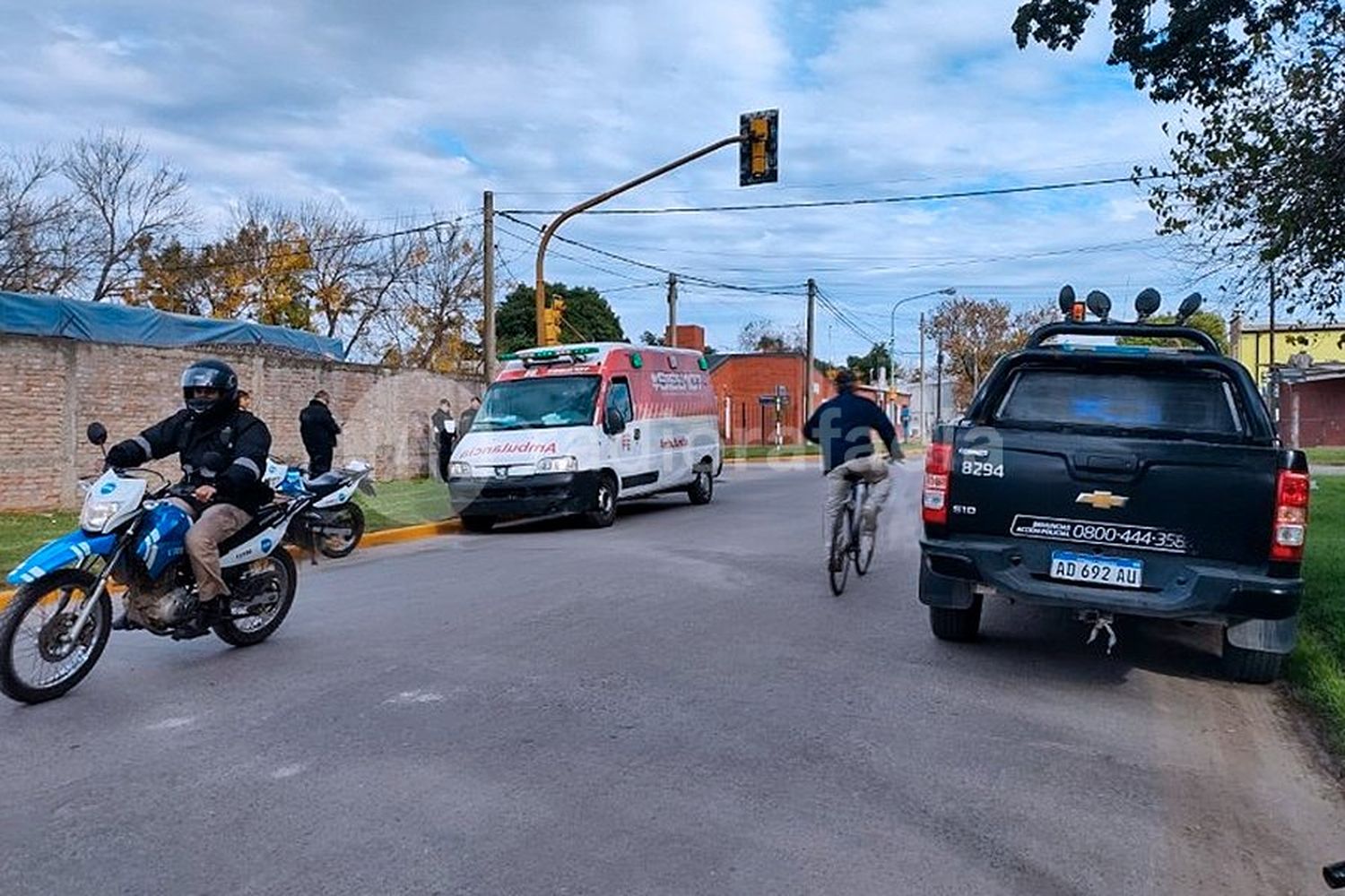 Un joven de 19 años se “patinó” con la moto y sufrió un traumatismo de cráneo