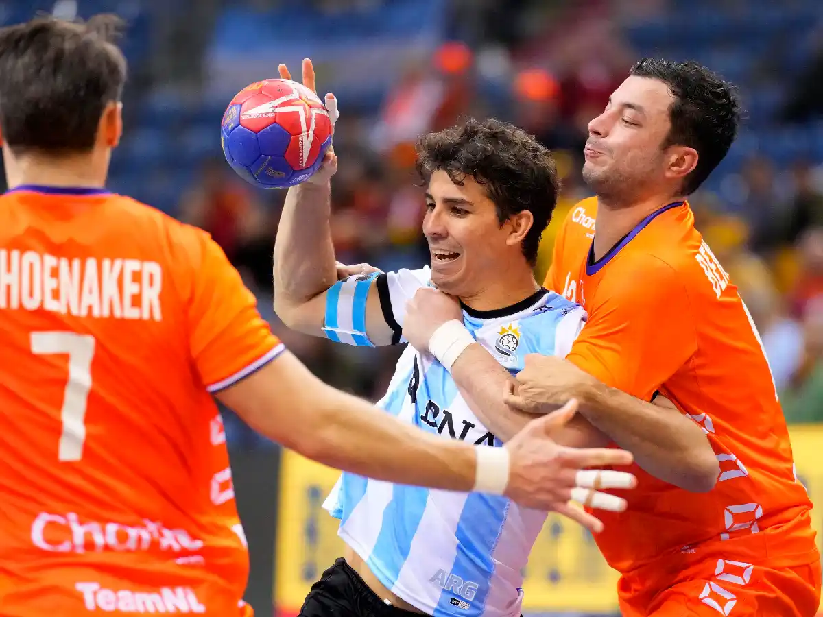 Los Gladiadores cayeron en su debut mundialista