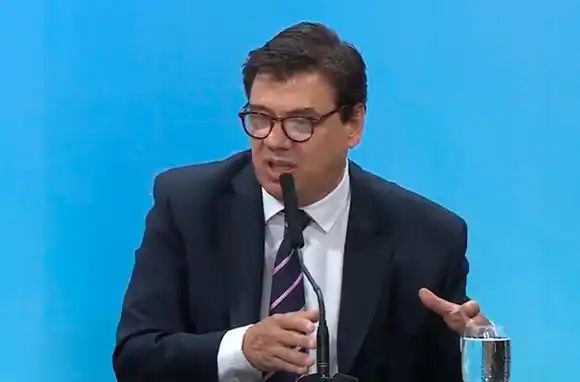 El ministro de Trabajo confirmó el aumento de 4 mil pesos para empleados privados