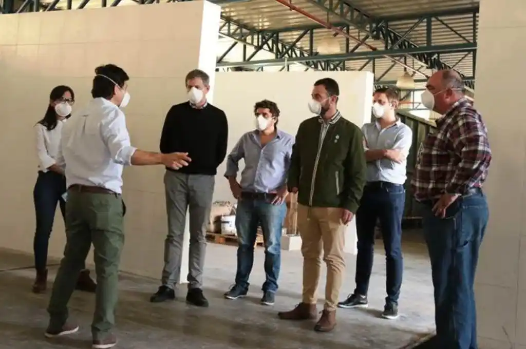 Jatón recorrió industrias y obras en construcción para monitorear los protocolos