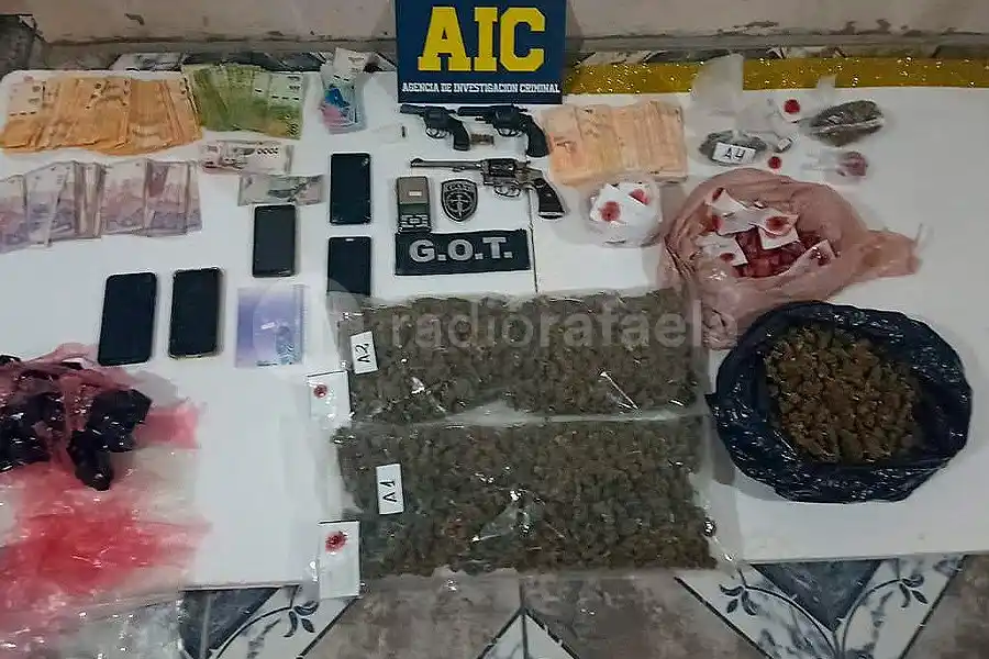 Exitoso operativo antinarco en Ceres: secuestraron drogas, armas, dinero y celulares