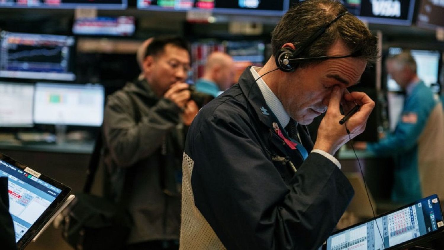 CRECE el TEMOR a una RECESIÓN en EE. UU. mientras el dólar y el euro se desploman (+Detalles)