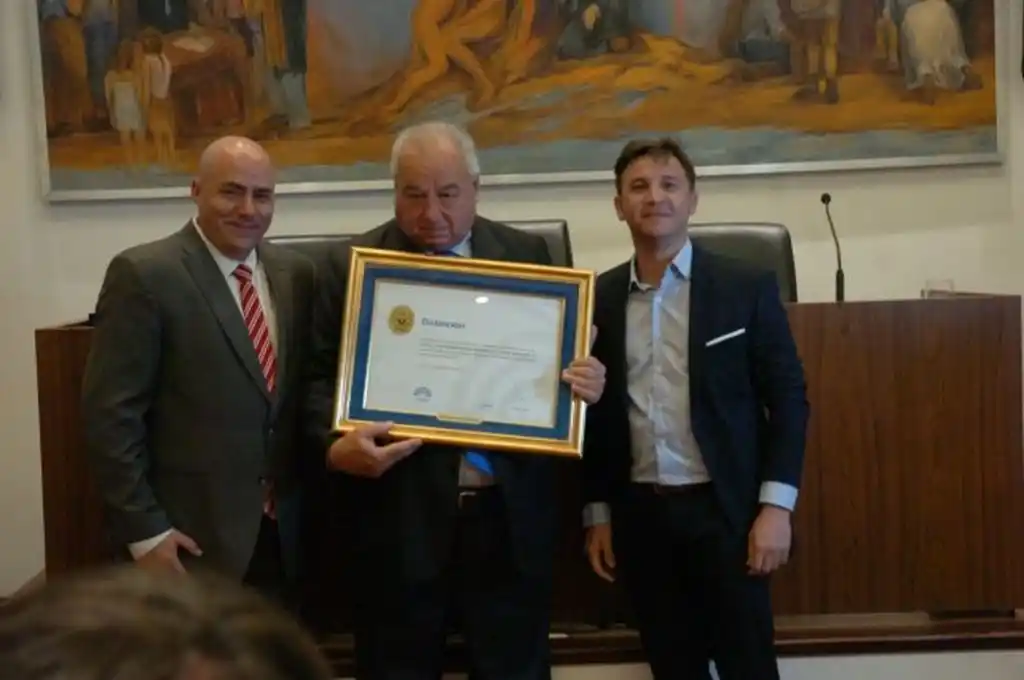 El Concejo distinguió a Rafael Gutiérrez como Jurista Destacado