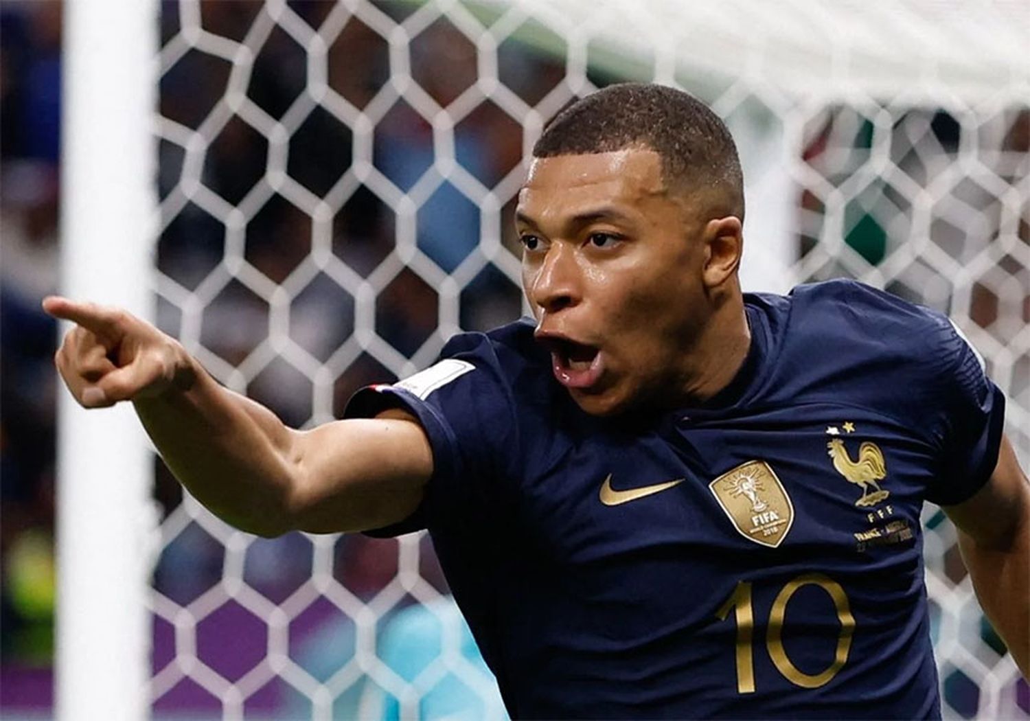 El campeón no se baja: Francia goleó a Australia en su estreno