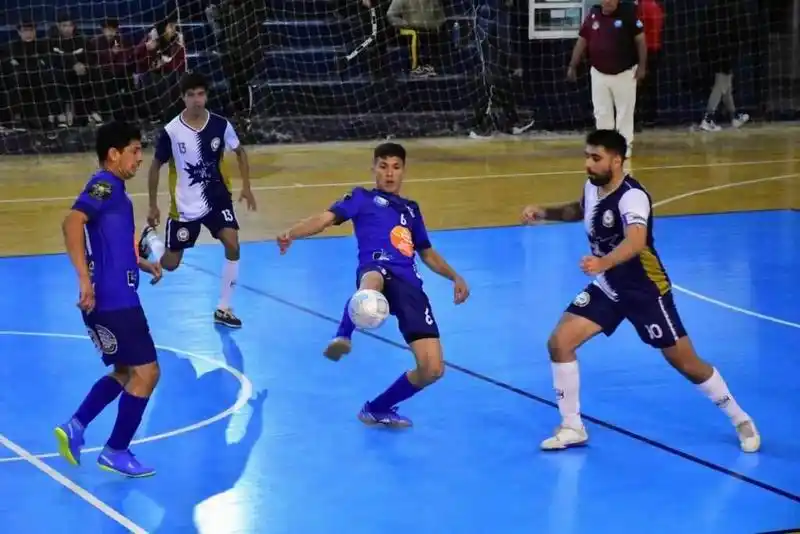 Arrancaron las semifinales
con Junín en ventaja