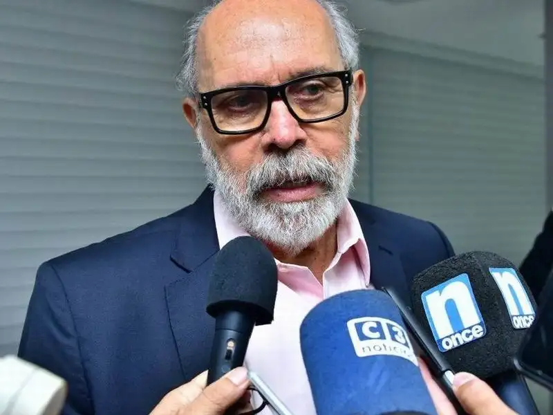 El ministro Ibáñez alertó que la caída de la 
recaudación golpea a provincias y municipios