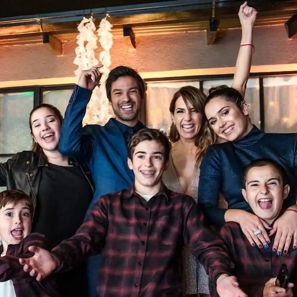 El Chino Leunis y Magdalena Martínez Picabea conforman una nutrida familia ensamblada