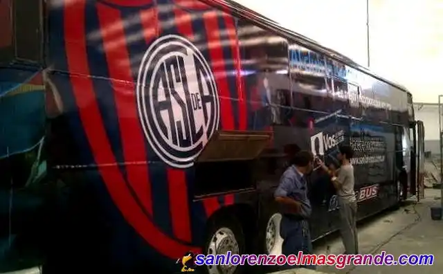 El "cuervomóvil" hace socios y desfilará en el corsódromo