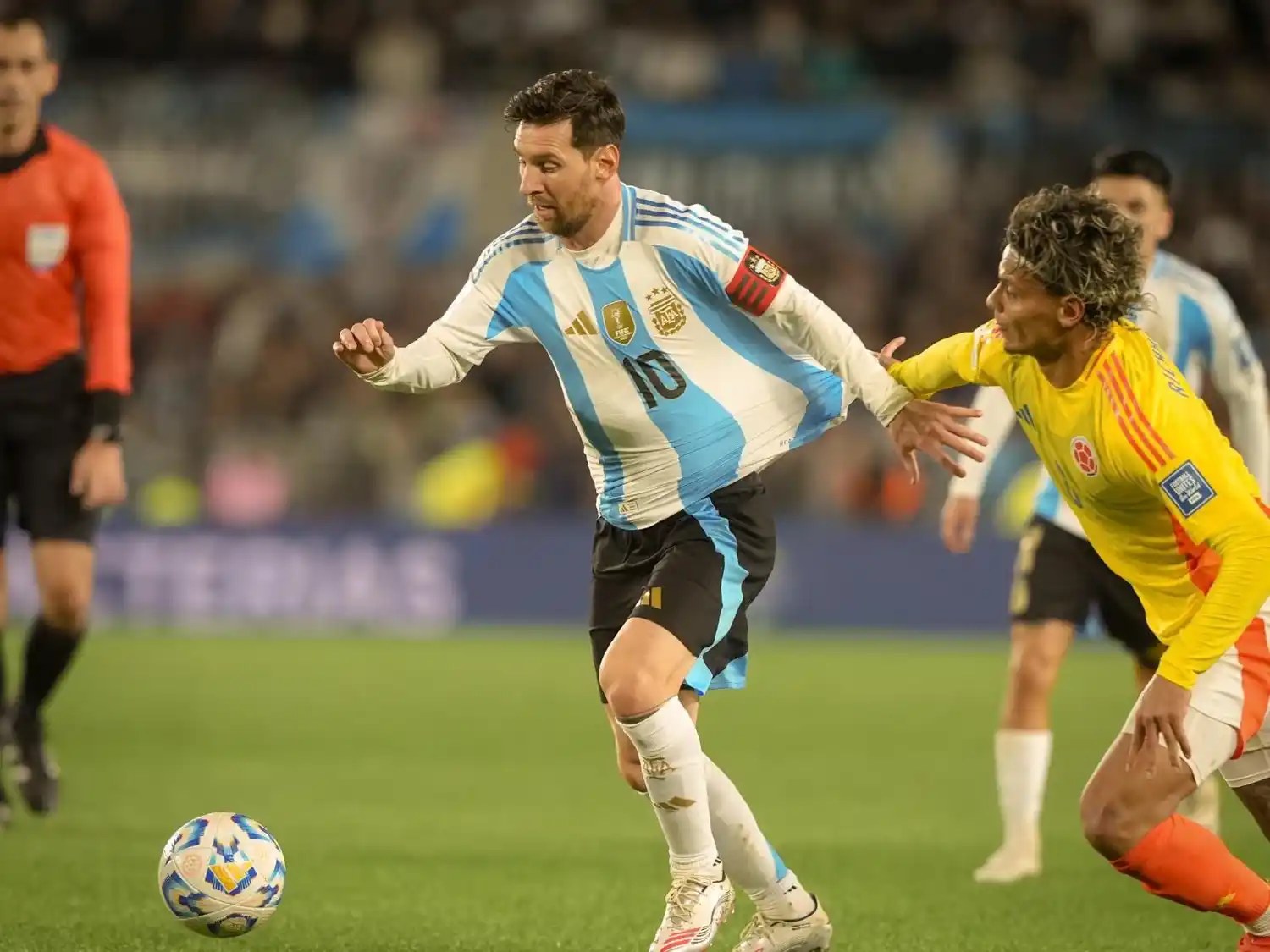 Messi, ante su ultima función oficial en el Monumental.