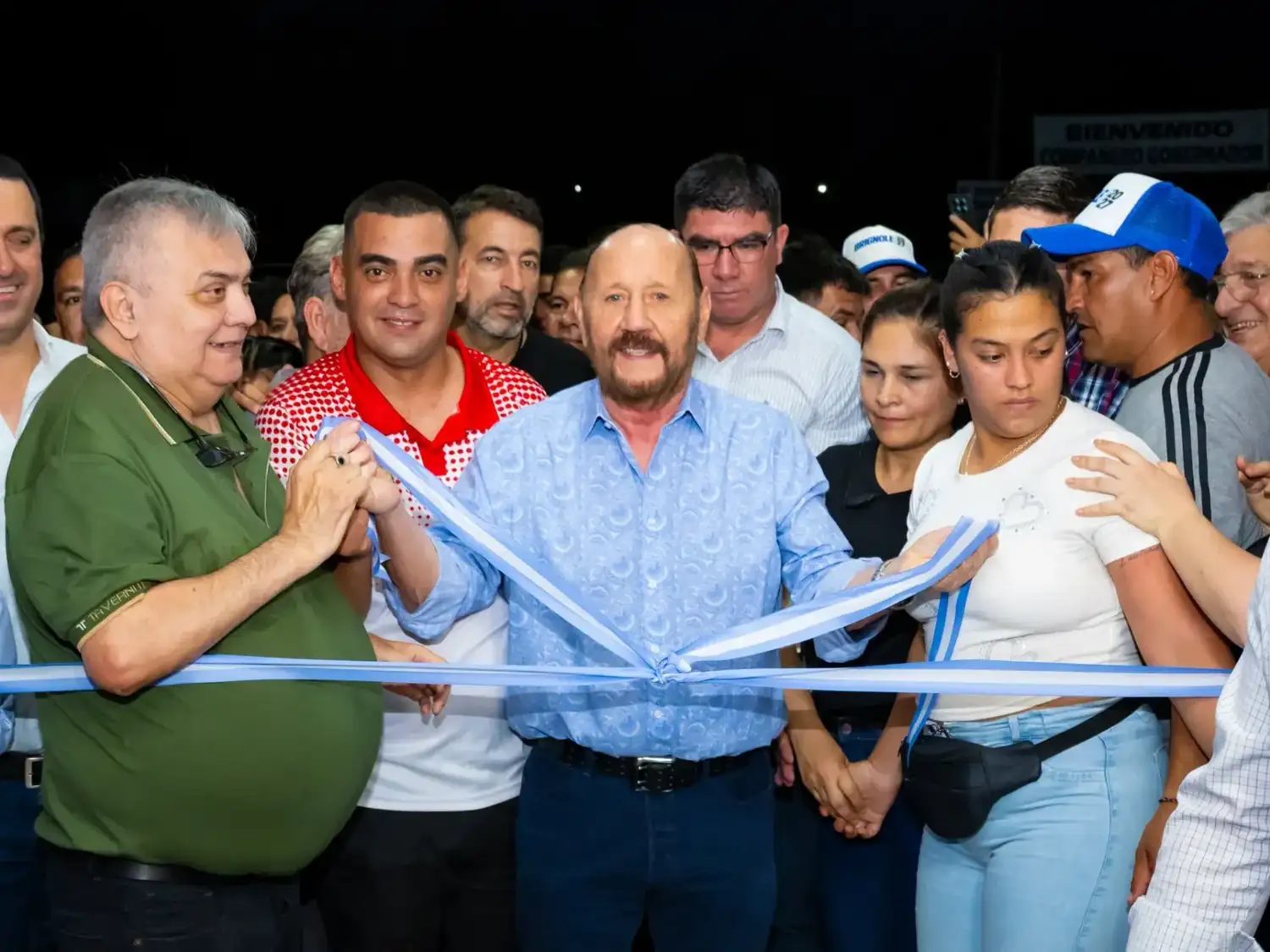 Insfrán encabezó la inauguración del estadio del Club Independiente y abrió el Torneo de la Amistad