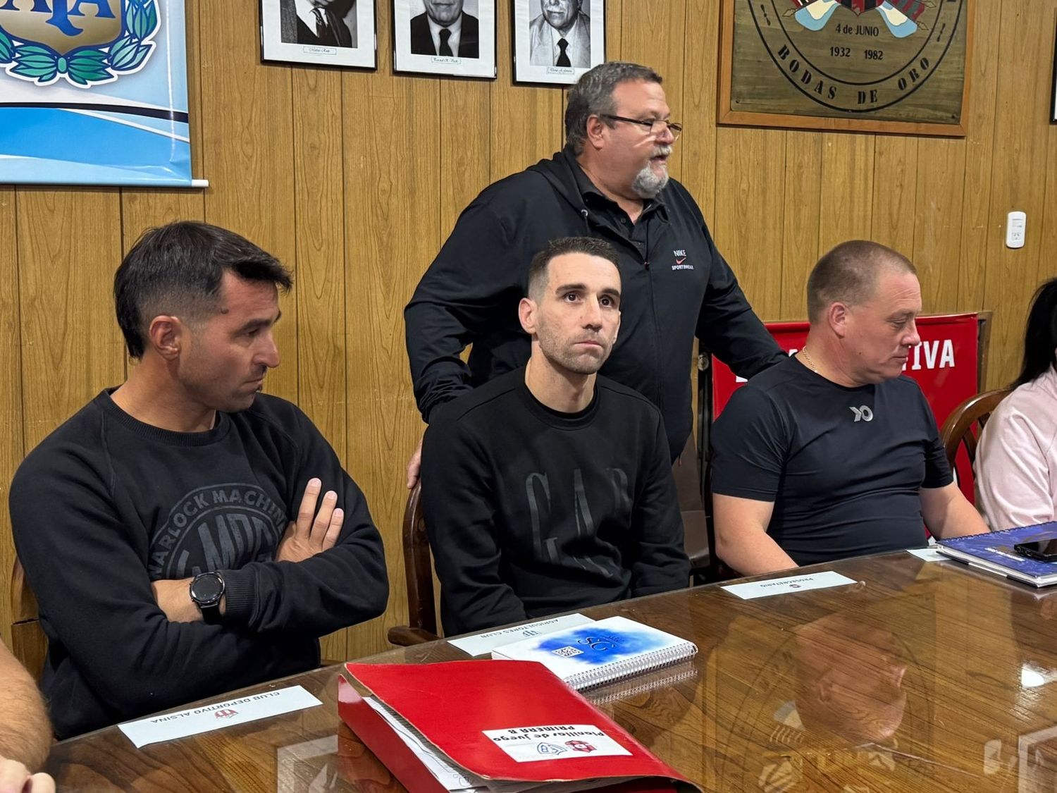 Andrés Franzoia fue presentado de manera oficial como el entrenador de San Pedro en la Copa País.
