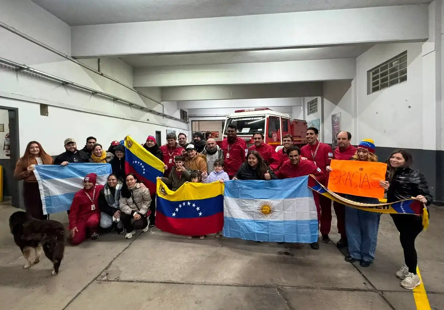 Emotivo acto en homenaje a los bomberos que participaron en la misión humanitaria en Venezuela.