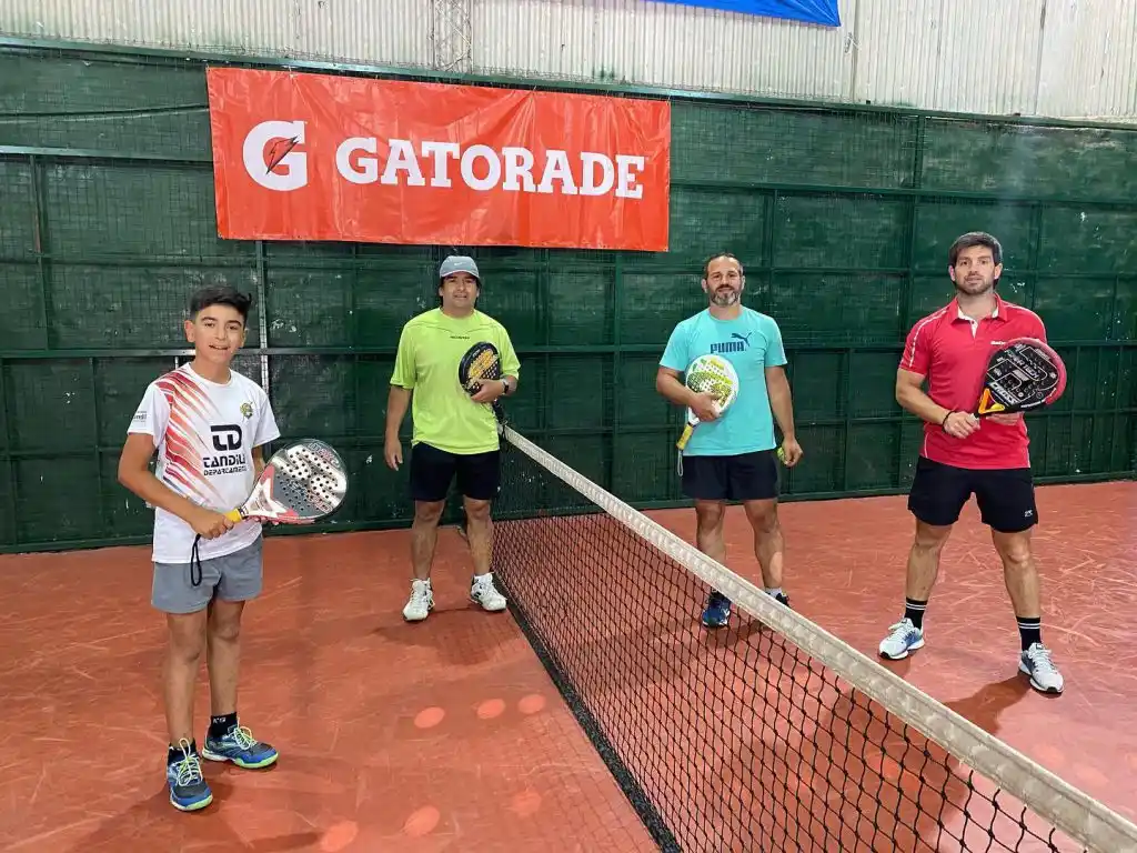 Con 38 parejas, ya se juega el torneo de quinta